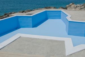 Construção de piscina de concreto