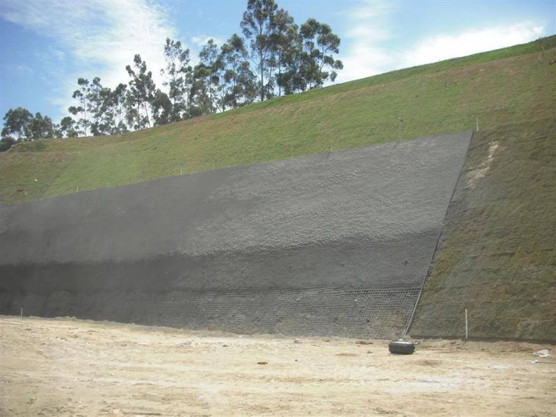 Proteção de talude com concreto projetado